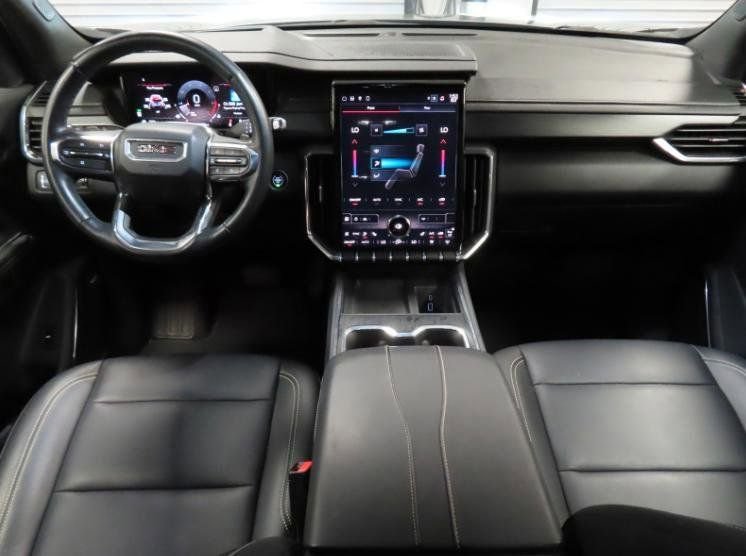 Used 2024 Silver GMC Elevation image 3