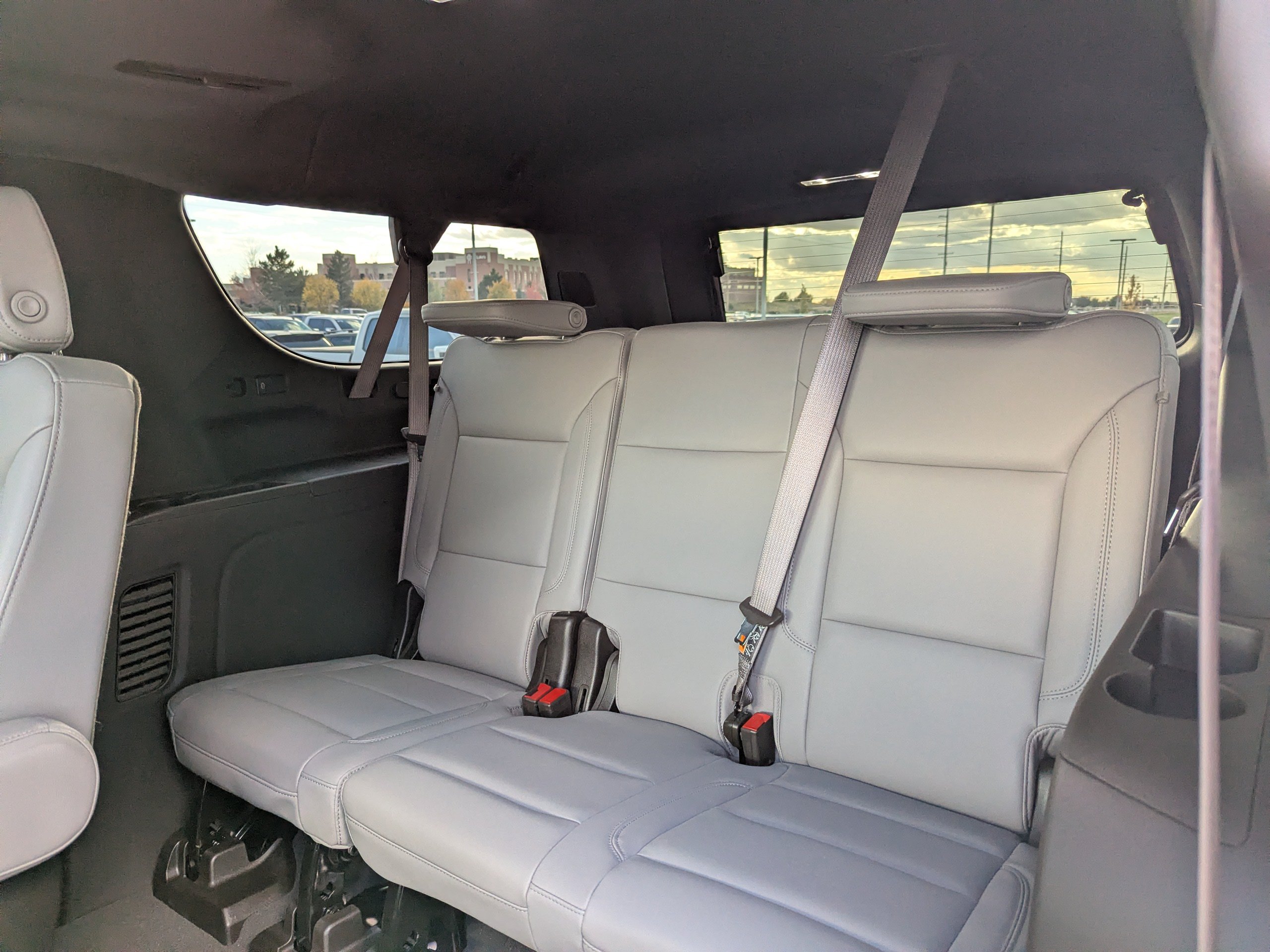 2025 Chevrolet Suburban Z71 - Photo 36