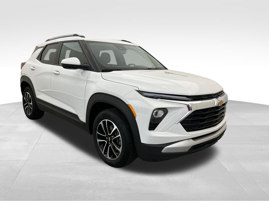 Used 2025 White Chevrolet LT image 7