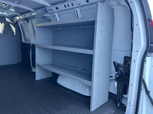 2025 Chevrolet Express Cargo Work Van - Photo 10