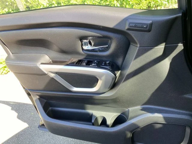 Used 2019 Black Nissan SL image 18