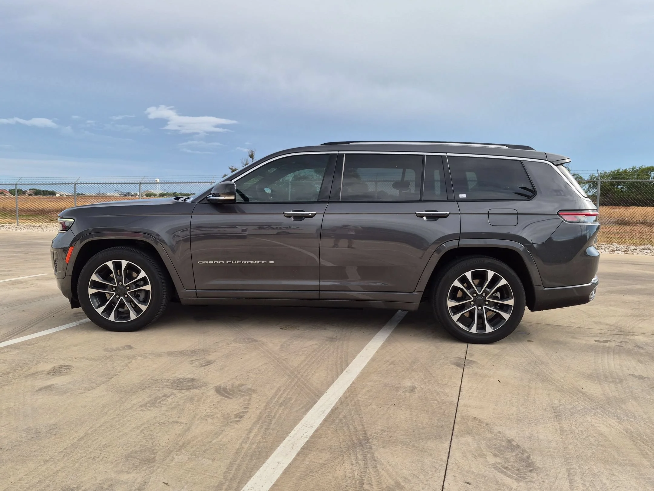 Used 2023 Gray Jeep Overland image 6