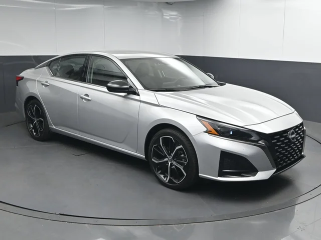 2025 Nissan Altima SR