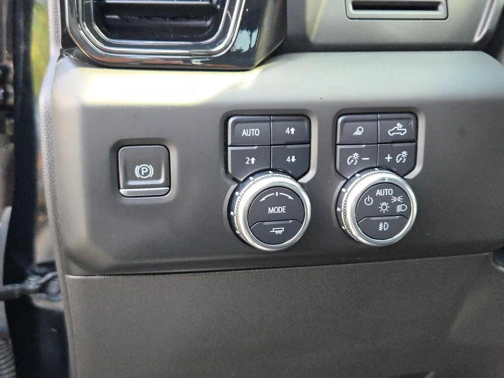 Used 2023 Black GMC AT4 image 28
