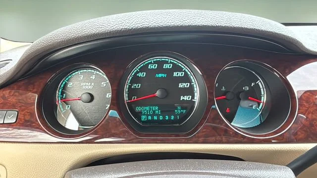 Used 2011 WHITE OPAL Buick CXL image 12