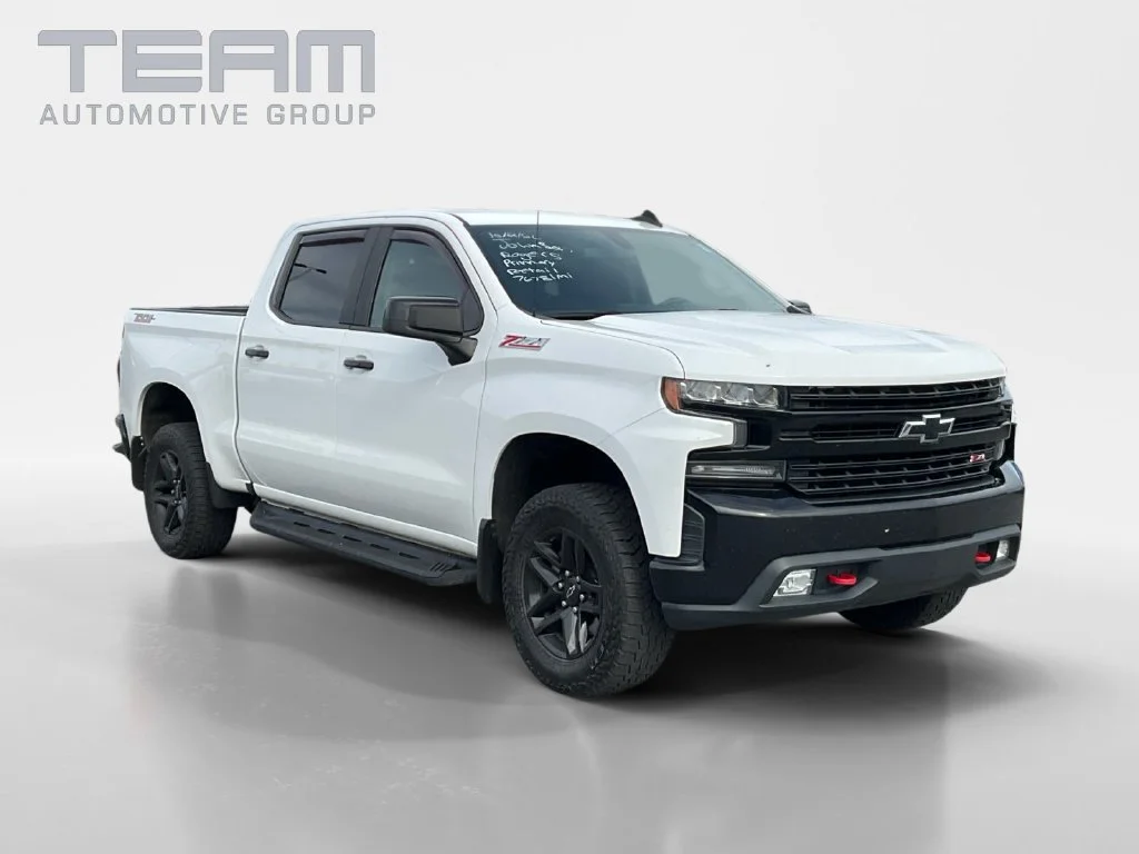 Used 2020 SUMMIT WHITE Chevrolet LT Trail Boss image 1