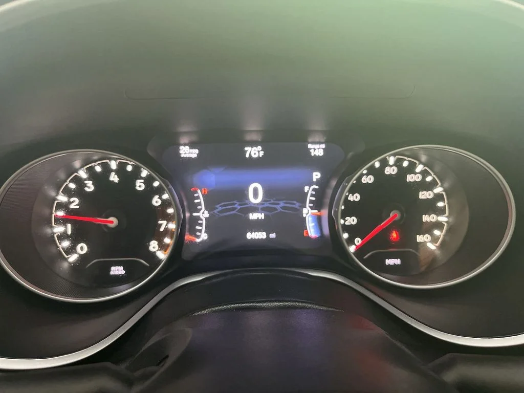 Used 2021 Silver Jeep Limited image 19
