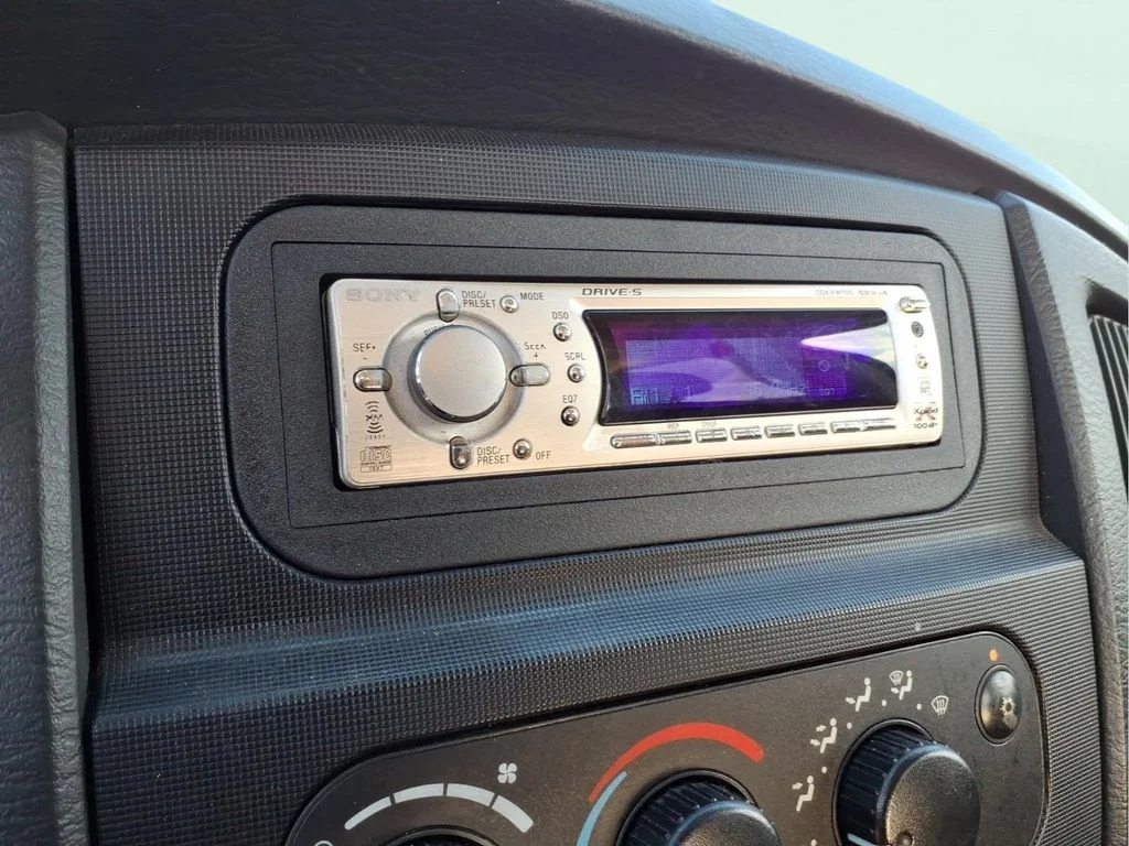 Used 2004 Blue Dodge SLT image 20