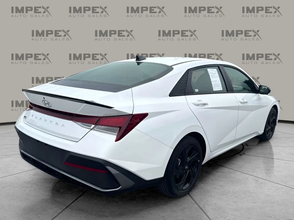Used 2026 White Hyundai SEL Sport image 5