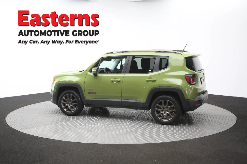 Used 2016 Green Jeep Latitude image 65