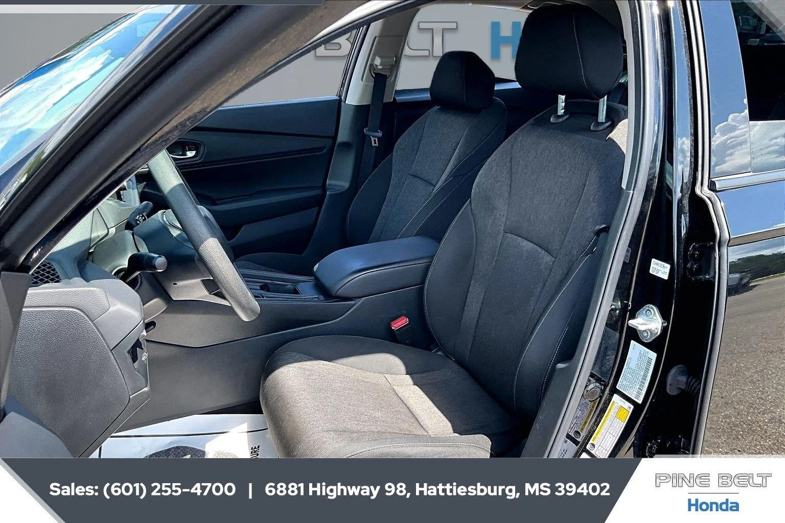 Used 2025 Crystal Black Pearl honda SE CVT image 18