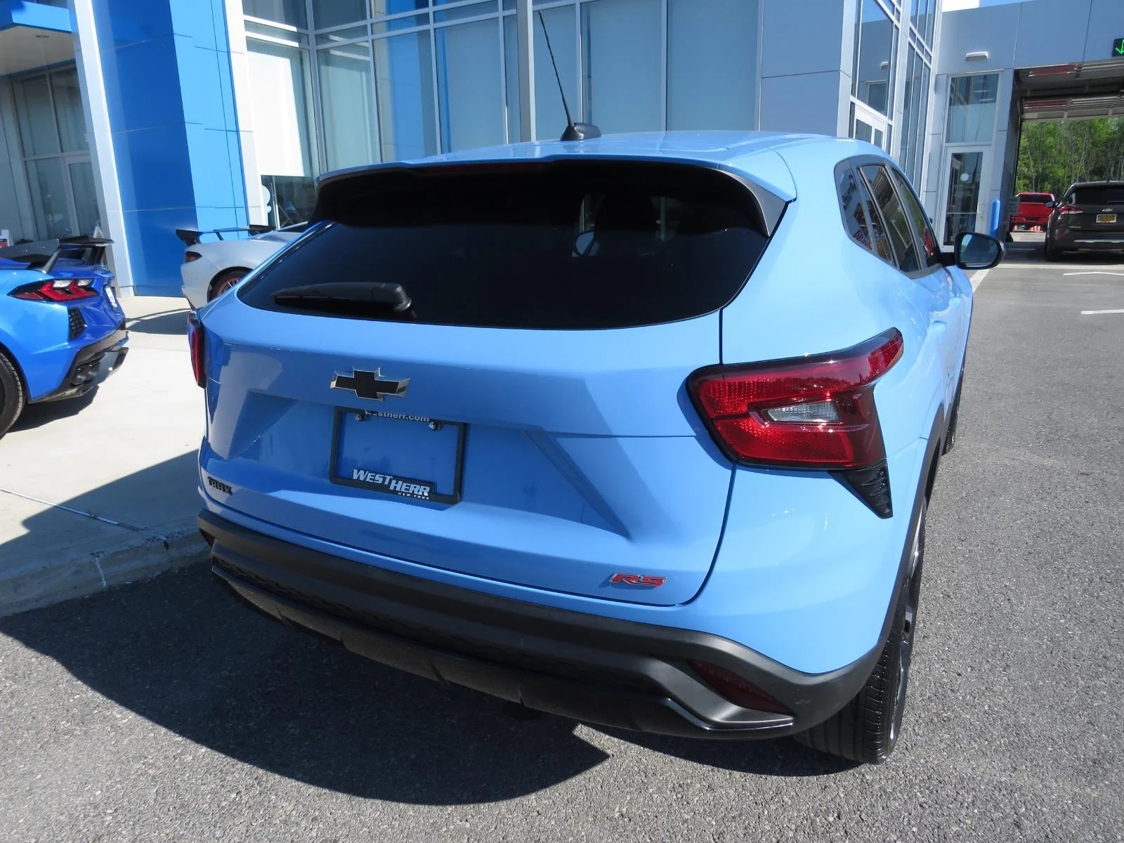 Used 2024 Fountain Blue Chevrolet 1RS image 8