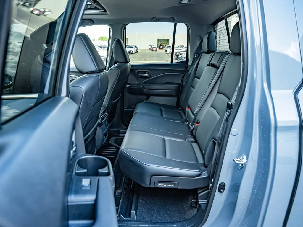 Used 2025 Sonic Gray Pearl Honda RTL image 32