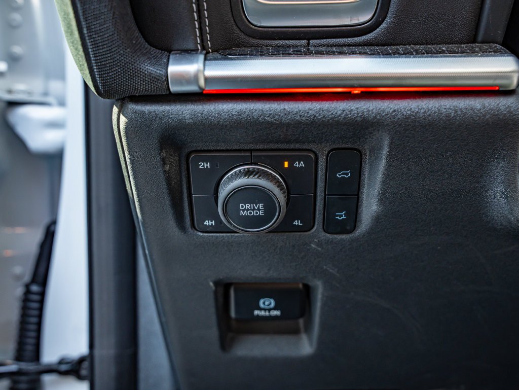 Used 2025 White Ford Platinum image 20