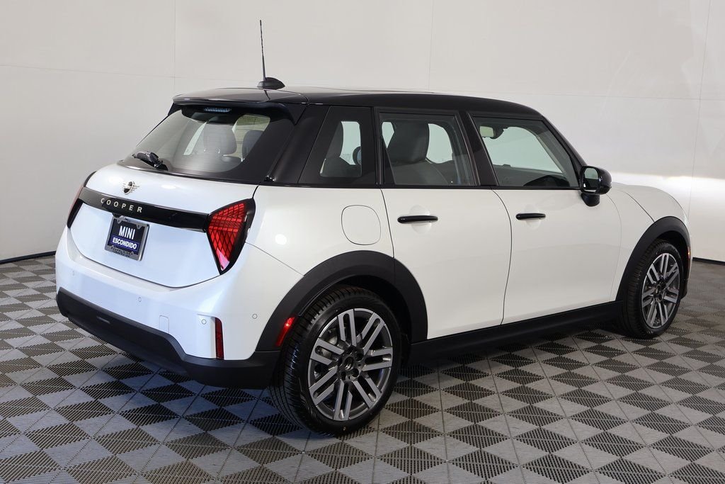 New 2026 White MINI Iconic image 2