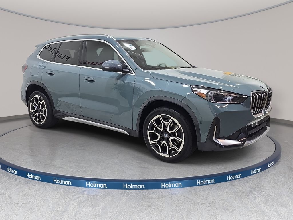 Used 2023 Green BMW xDrive28i image 5