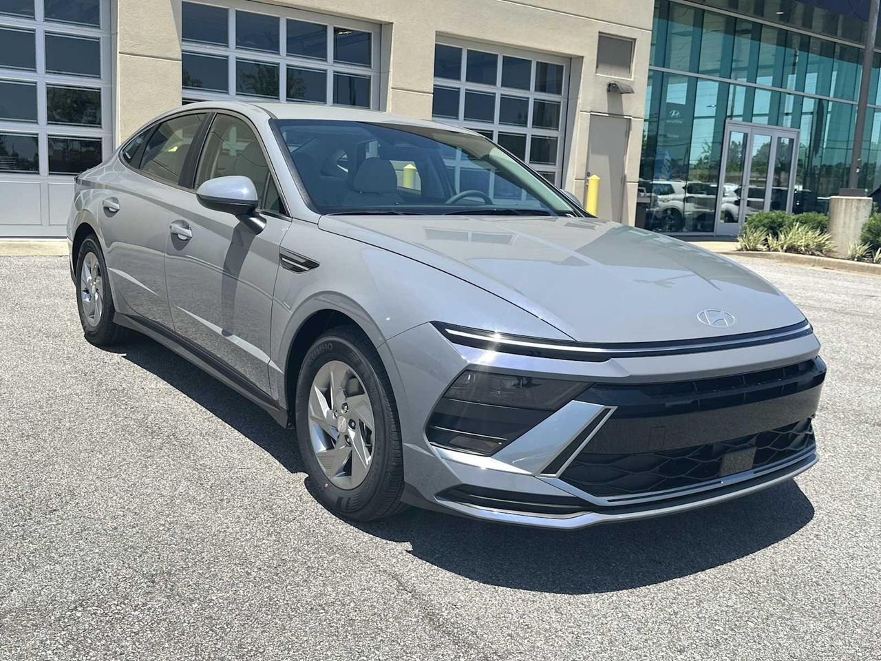 2026 Hyundai Sonata SE's photo