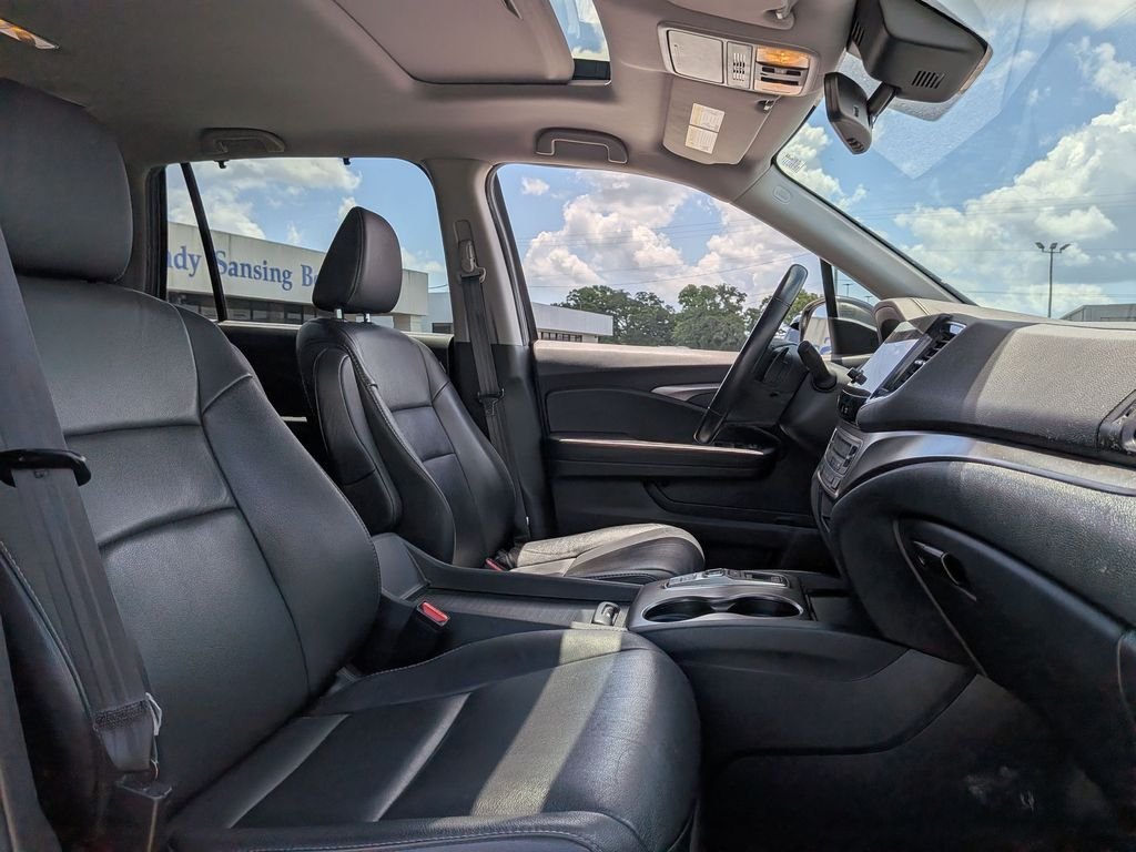 Used 2022 Black Honda EX-L image 23