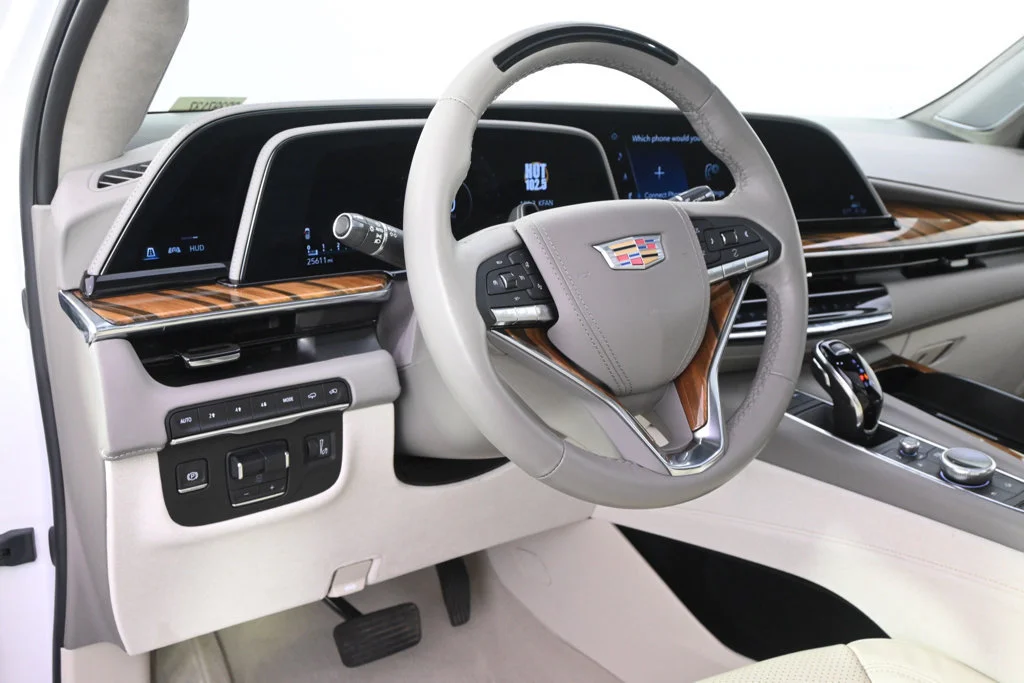 Used 2024 Crystal White Tricoat Cadillac Premium Luxury Platinum image 12