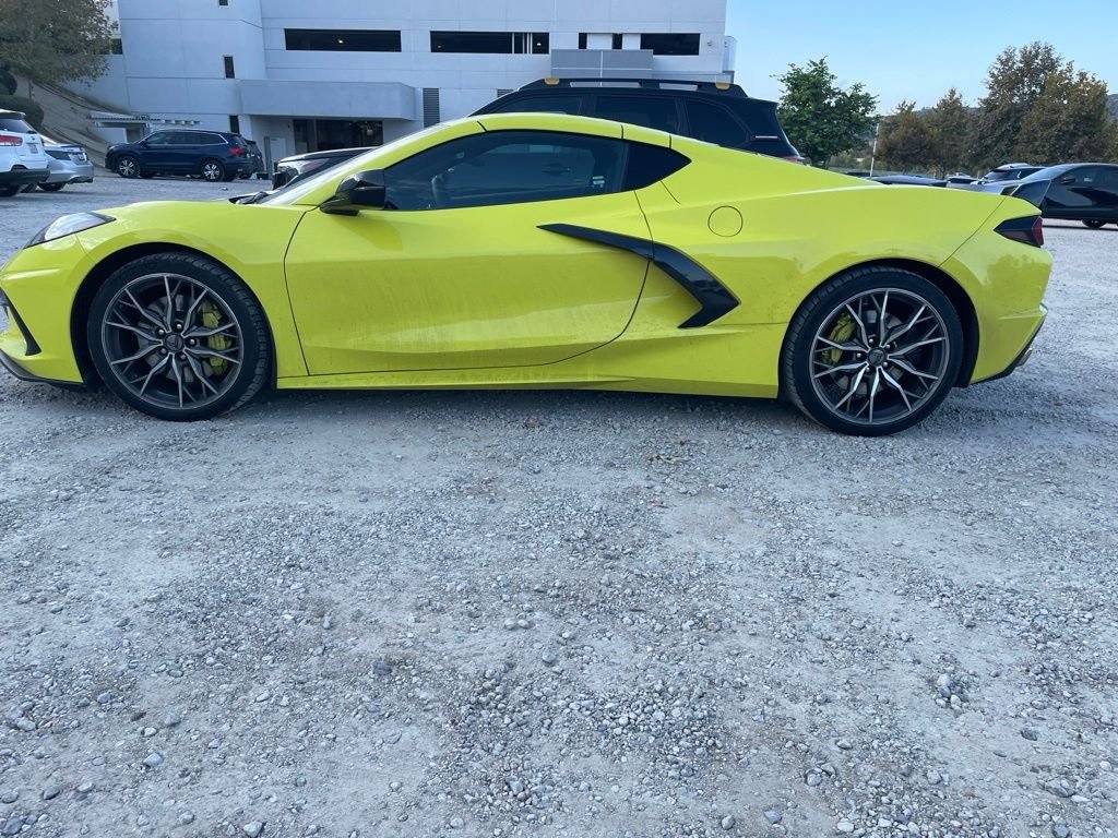 Used 2021 Yellow Metallic Chevrolet Stingray image 6