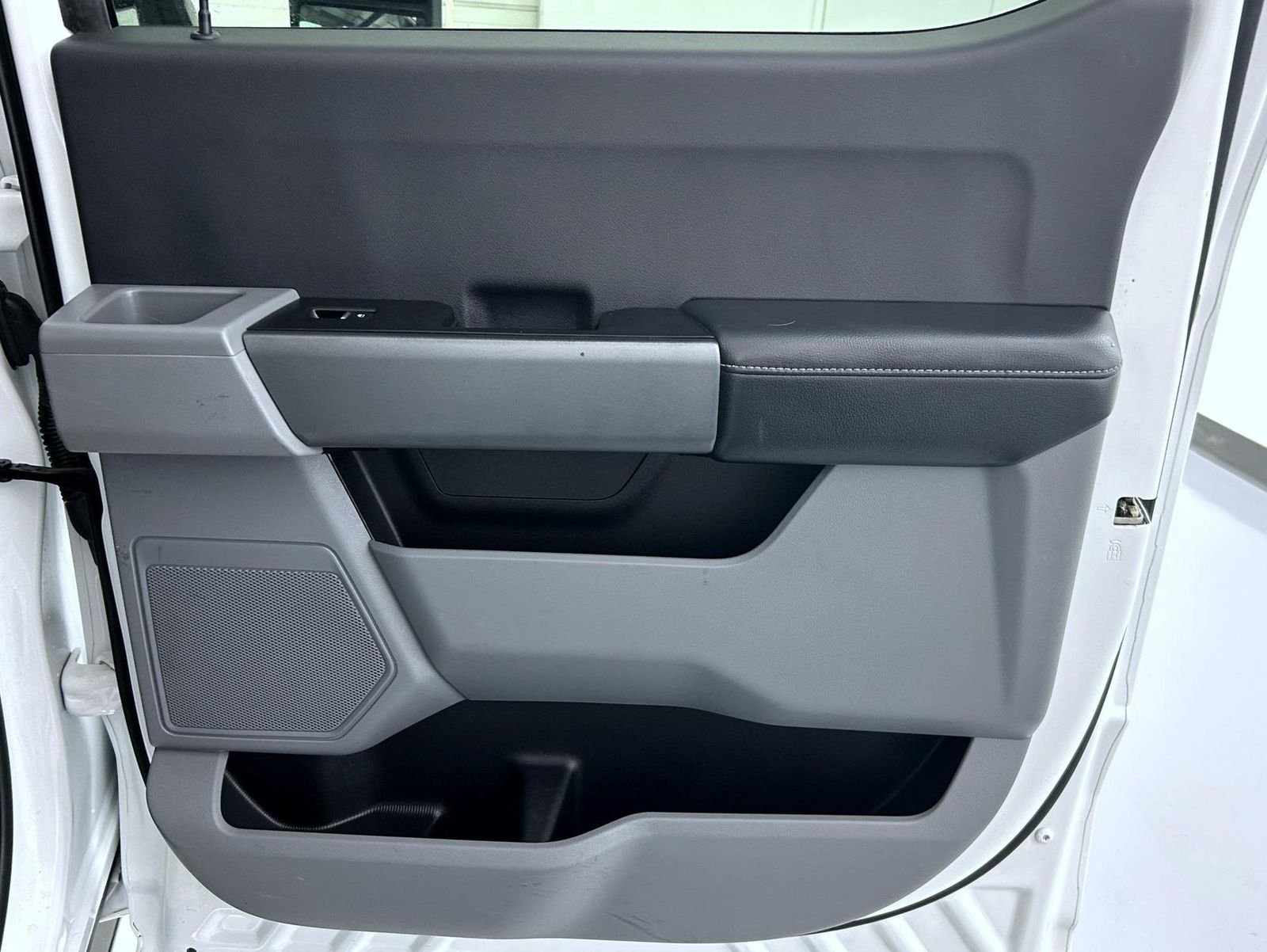 Used 2025 White Ford XLT image 17