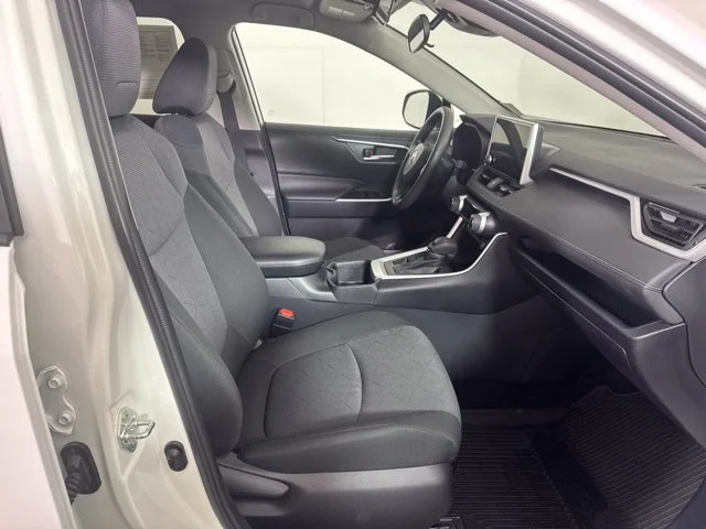 Certified Used 2025 Ice Toyota XLE image 4