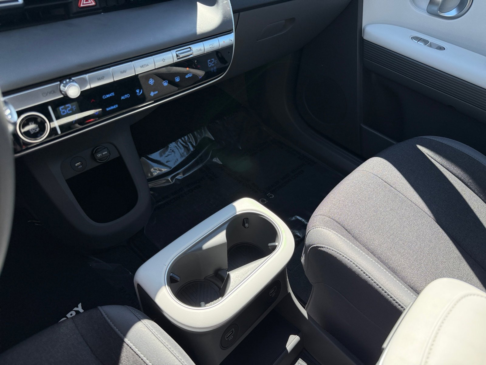 Certified Used 2024 Teal Hyundai SE image 13