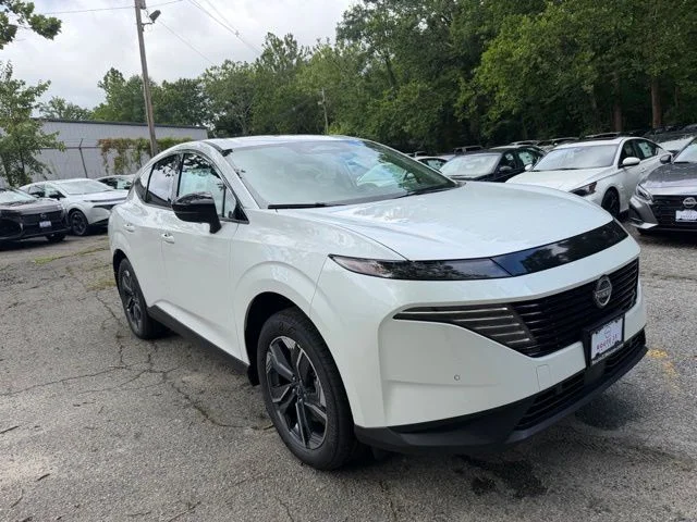 New 2026 White Nissan SL image 3