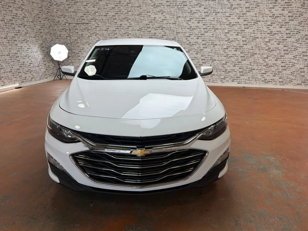 Used 2024 Summit White Chevrolet LT image 2