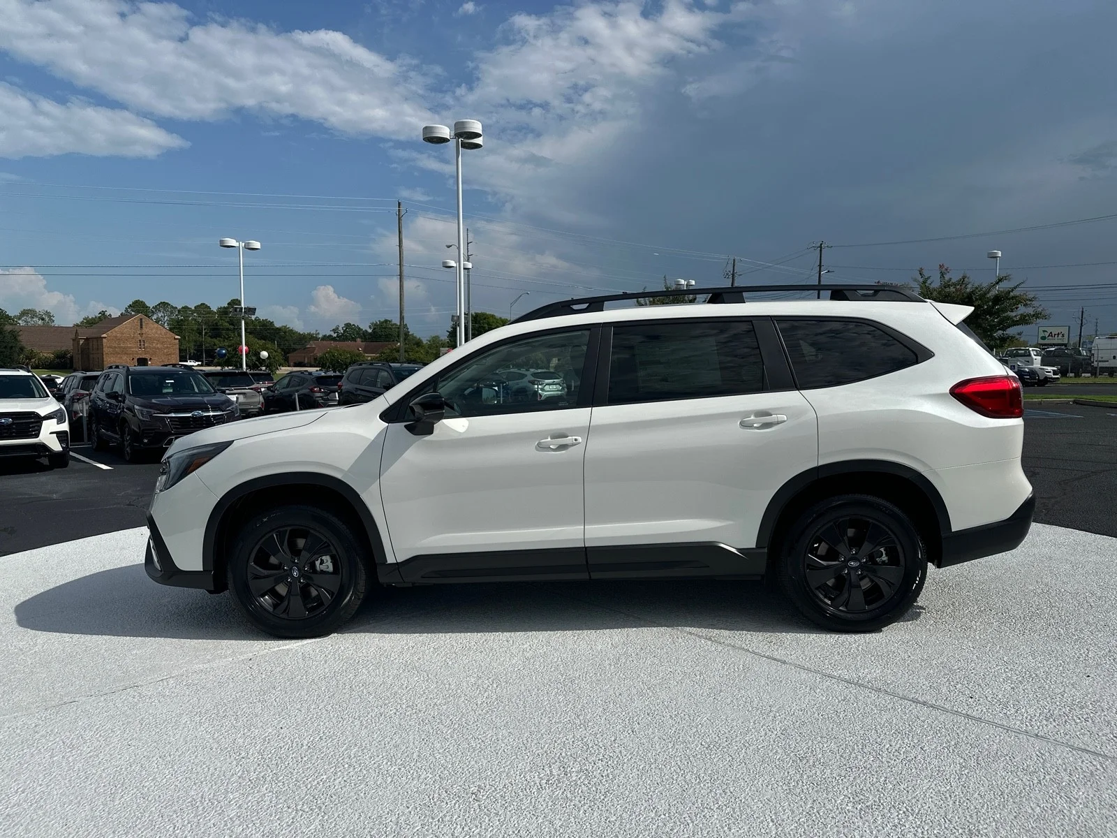 New 2026 CRYSTAL WHITE PEARL Subaru Premium 7-Passenger image 4