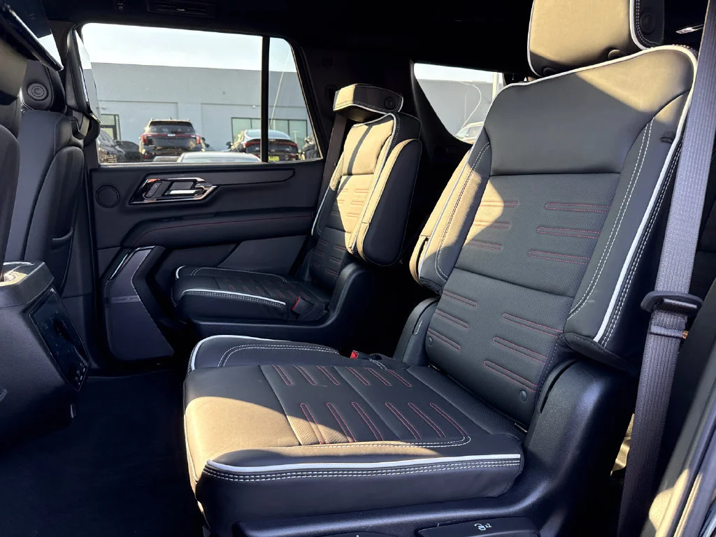 2025 GMC Yukon AT4 Ultimate - Photo 33