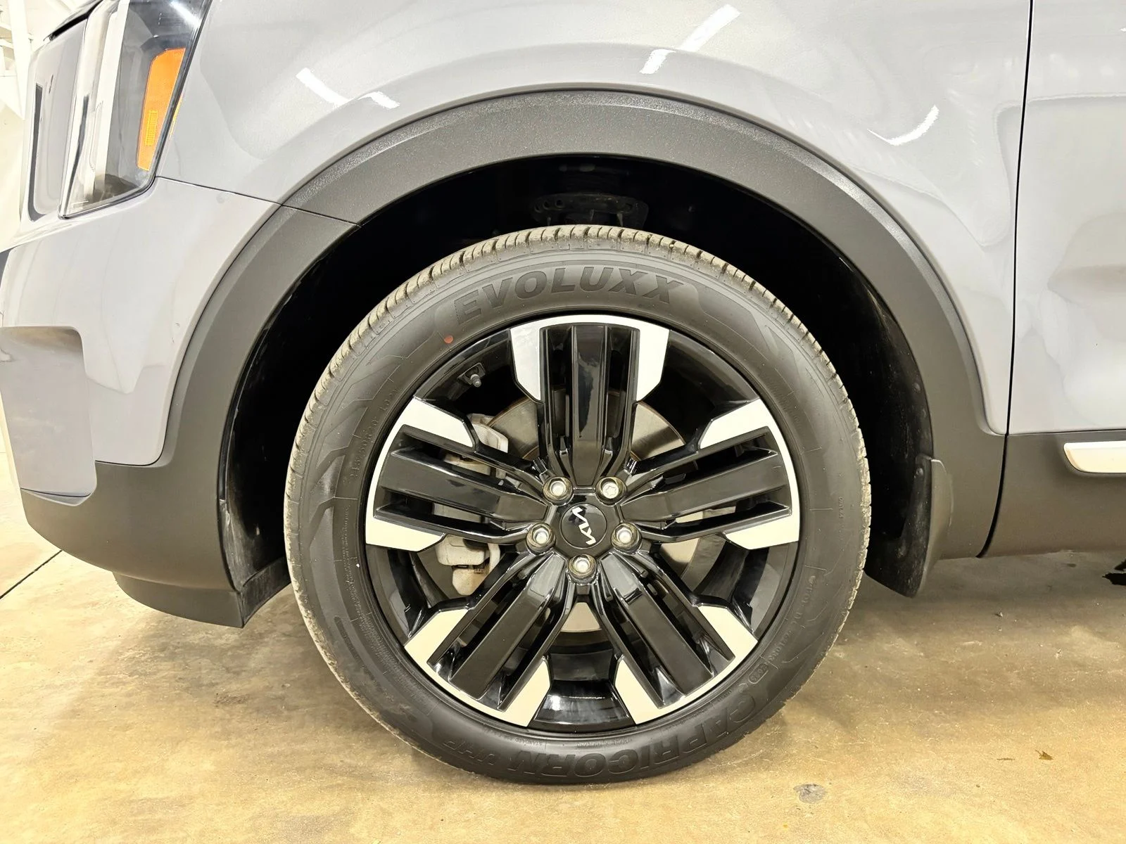 Used 2023 Silver Kia SX image 10