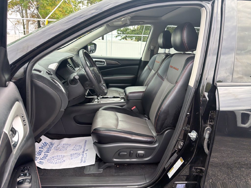 Used 2020 Black Nissan SL image 10