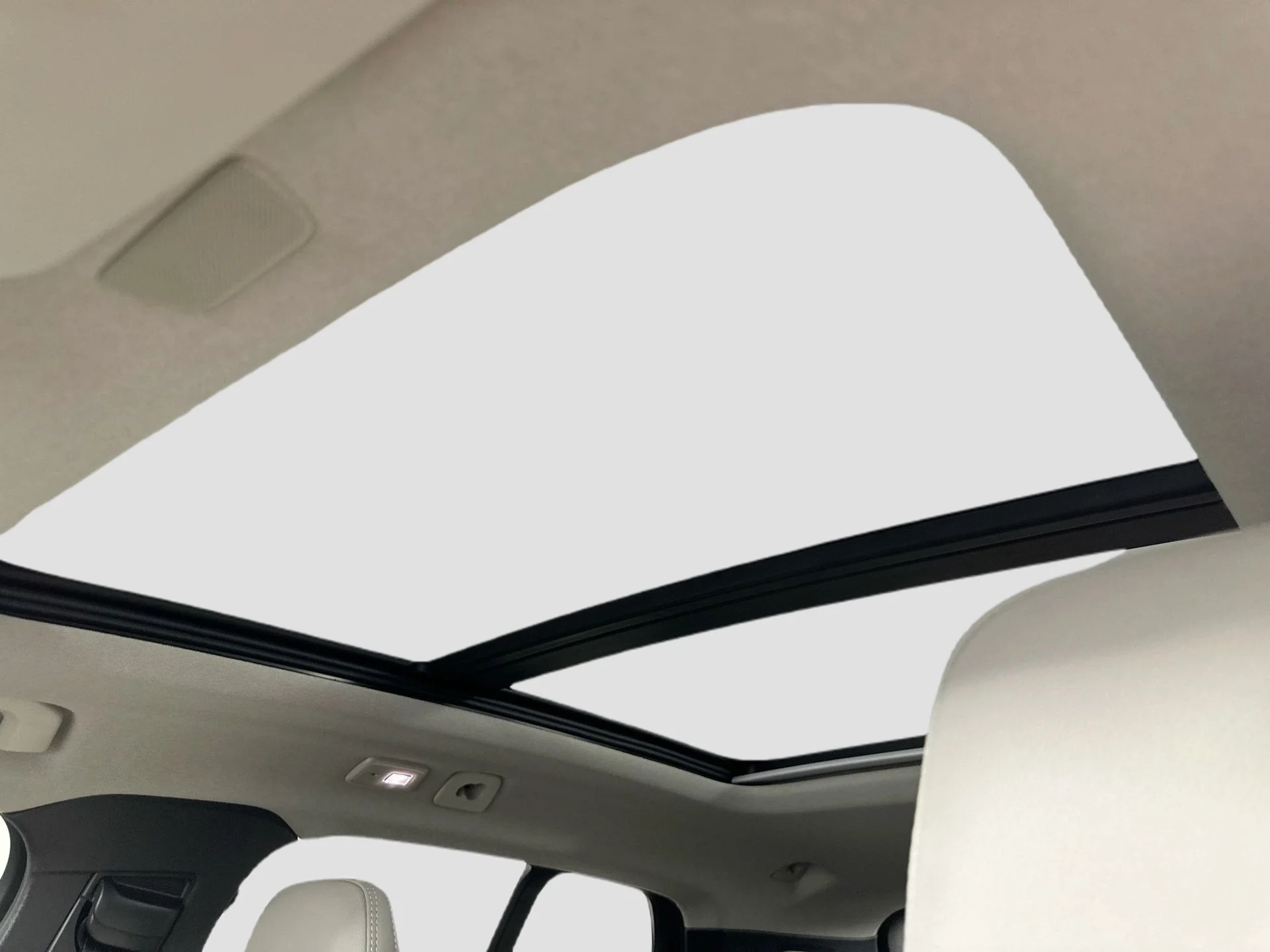 2026 Volvo XC40 Plus - Photo 20