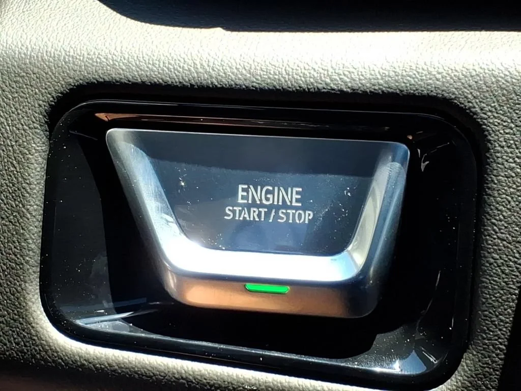 New 2026 Summit White GMC Elevation image 6