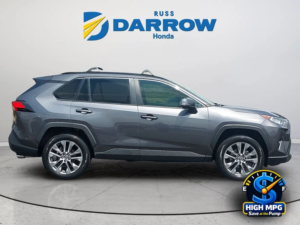 Used 2021 Gray Toyota XLE Premium image 6