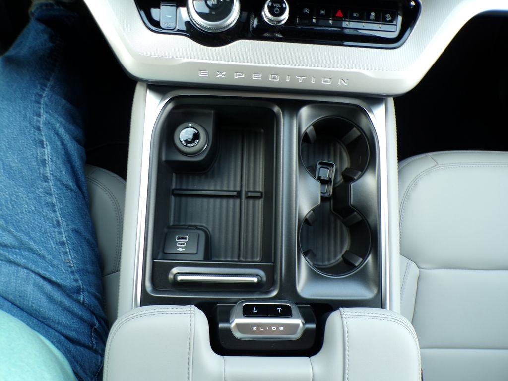 New 2026 Star White Metallic Tri-Coat Ford MAX Active image 27
