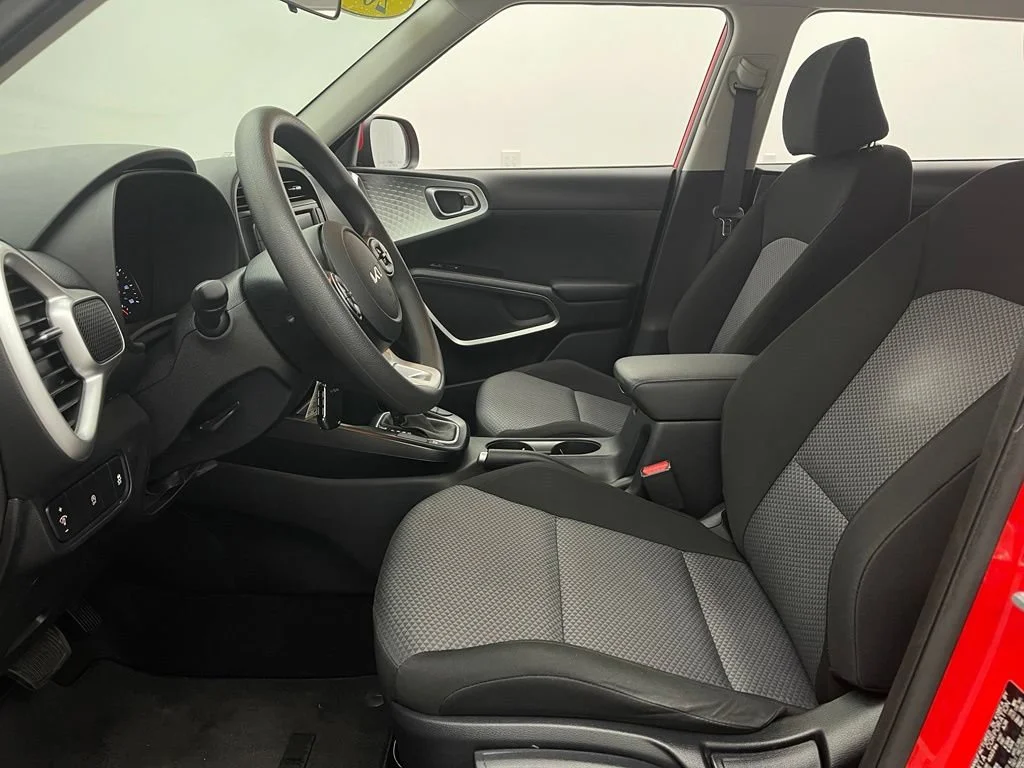 Used 2022  Kia LX image 15