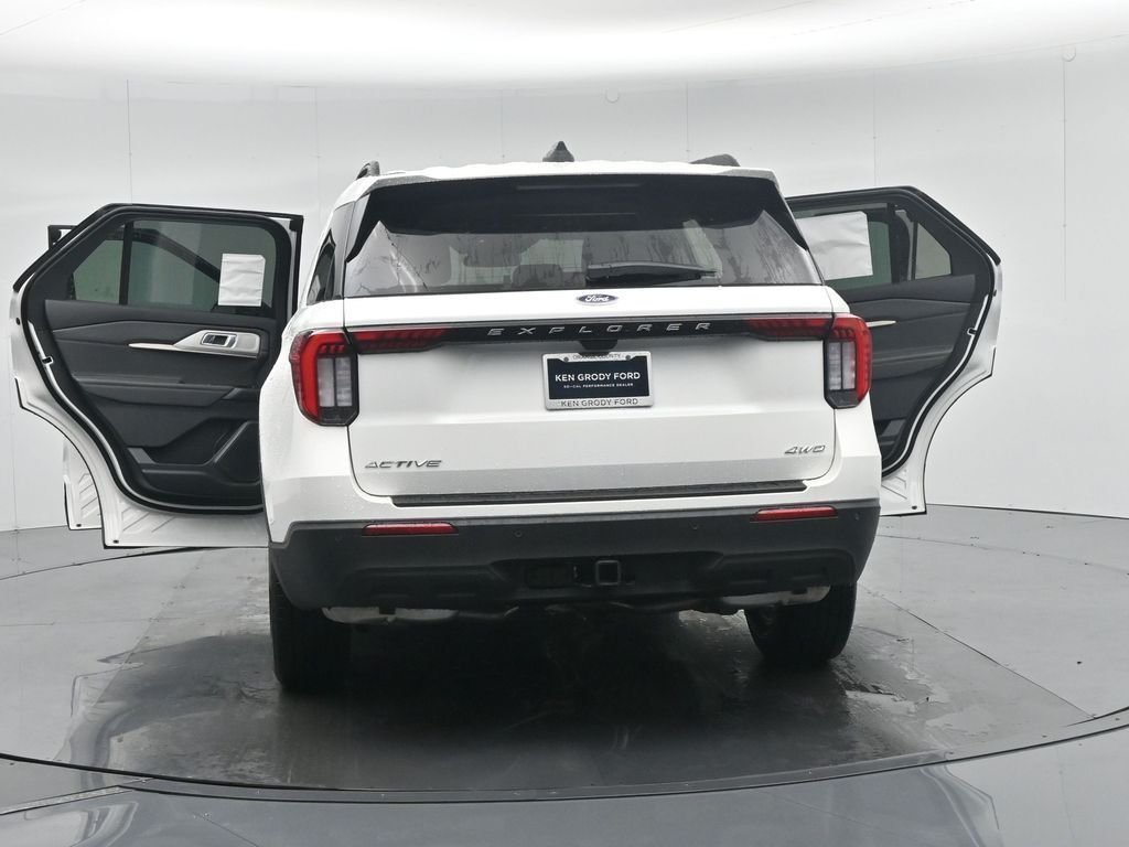 New 2026 Star White Metallic Tri-Coat Ford Active image 64