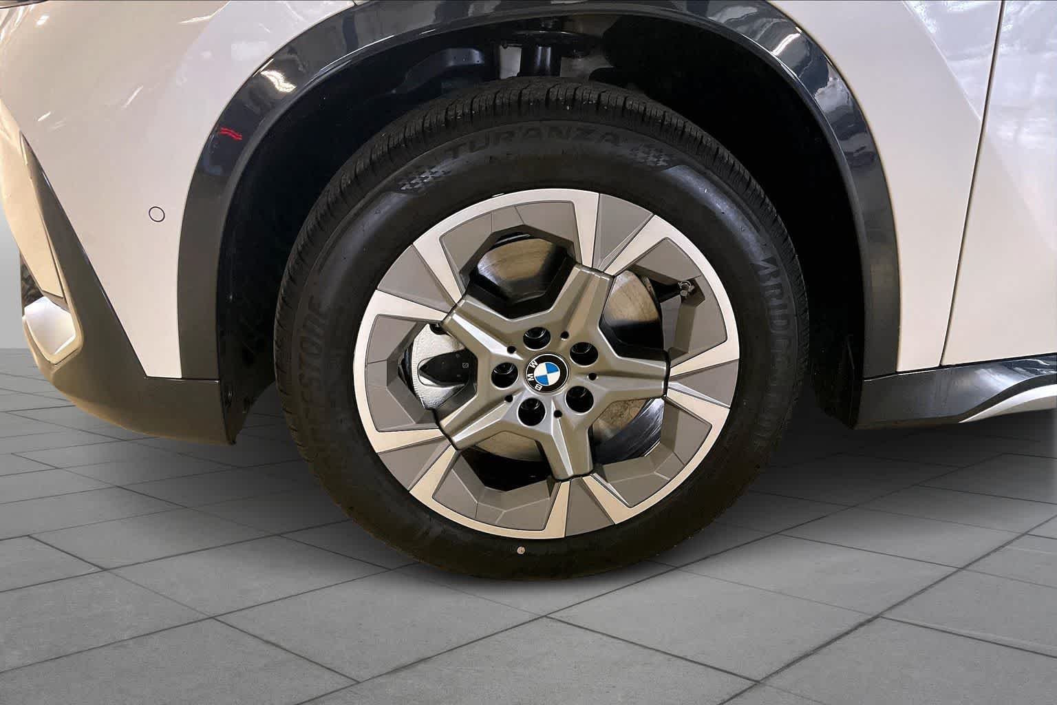 New 2026 Mineral White Metallic BMW xDrive28i image 11