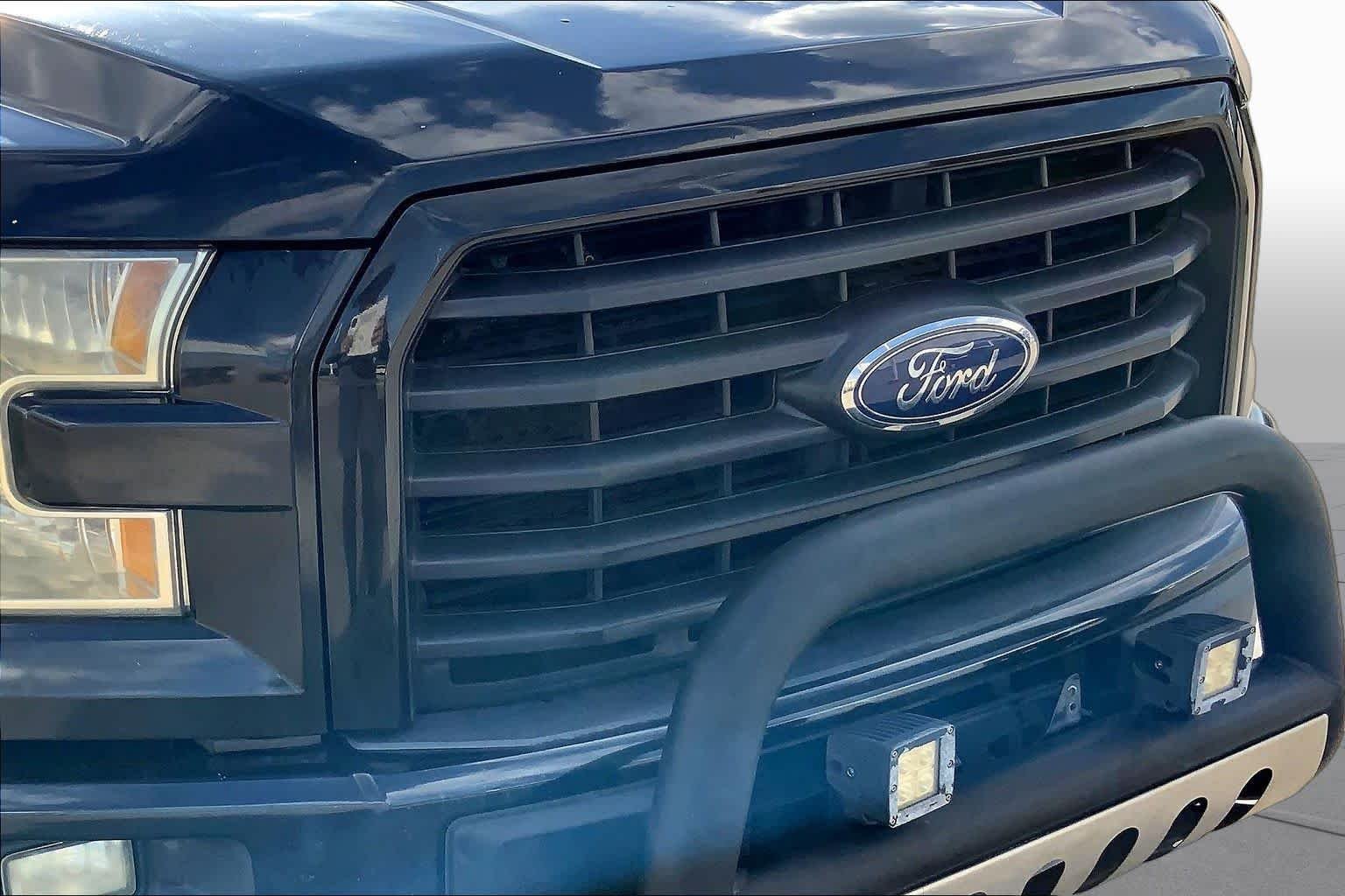 Used 2015 Tuxedo Black Metallic Ford XLT image 26