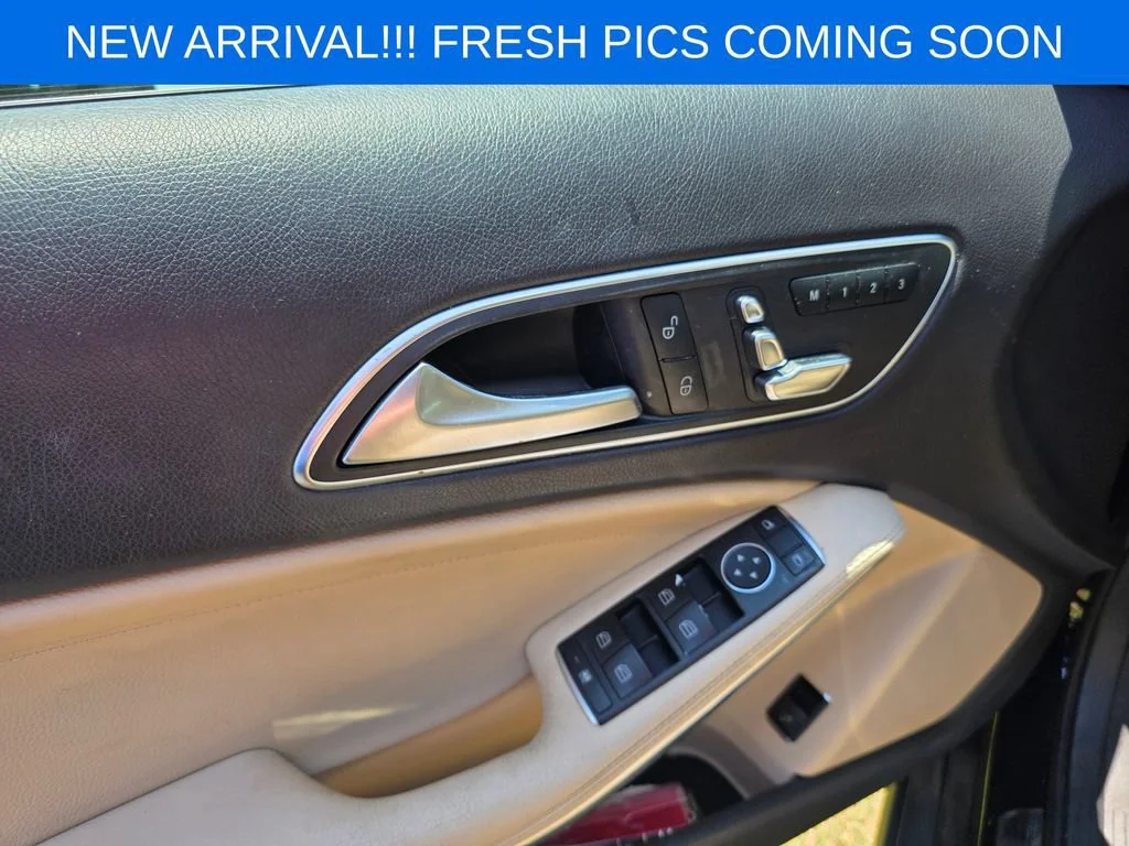 Used 2018 Black Mercedes-Benz 4MATIC® image 12