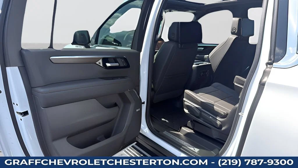 New 2026 Polar White Tricoat Chevrolet High Country image 36