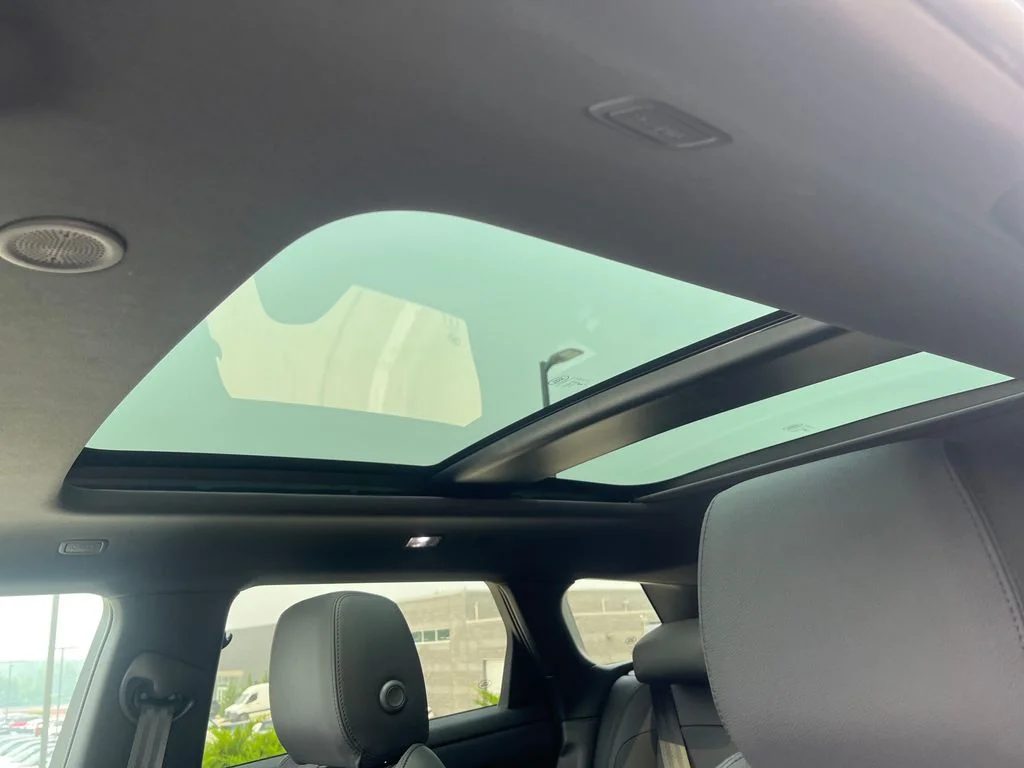 New 2026 Ostuni Pearl White Land Rover S image 17