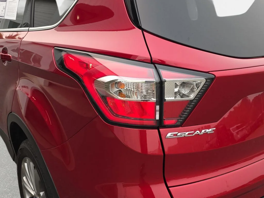 Used 2018 Red Ford Titanium image 31