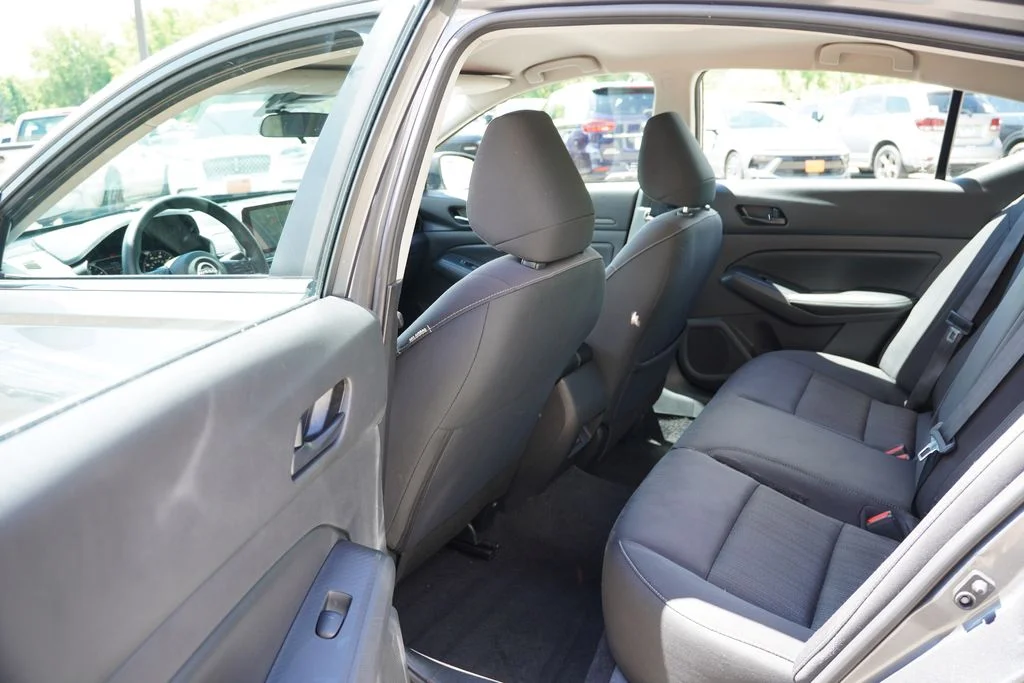 Used 2025 Gun Metallic Nissan 2.5 SV image 16