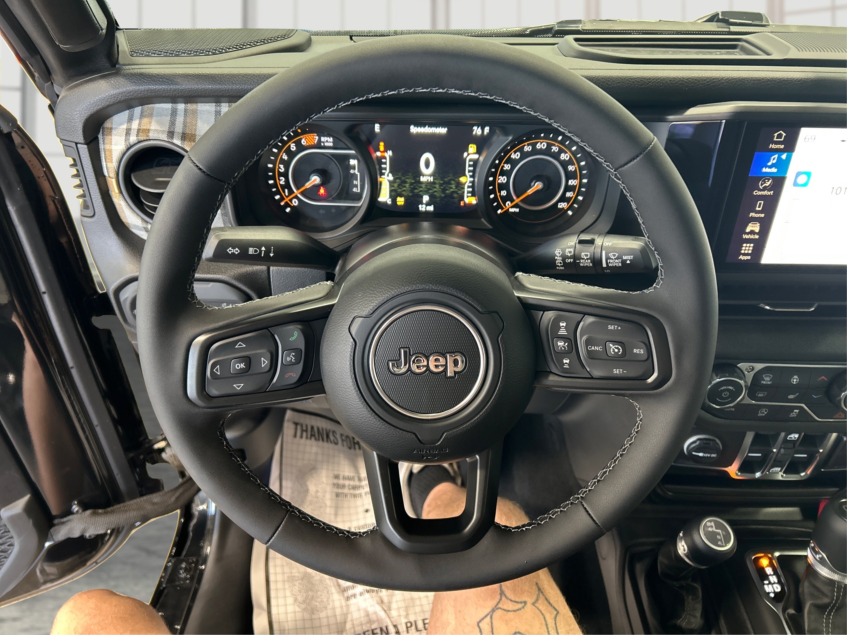 New 2026 Black Clear-Coat Exterior Paint Jeep 85th Anniversary Edition image 16