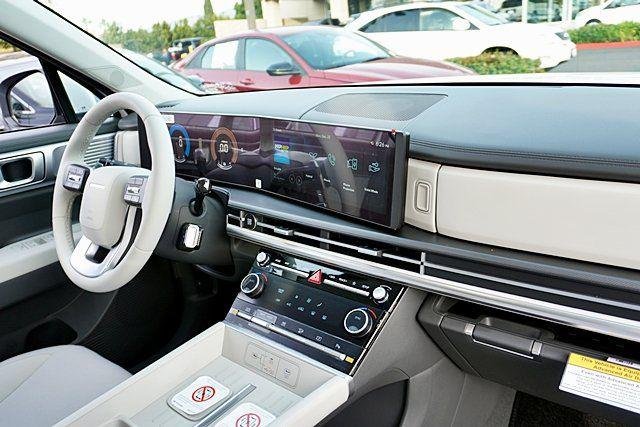 2026 Hyundai Santa Fe SE - Photo 13