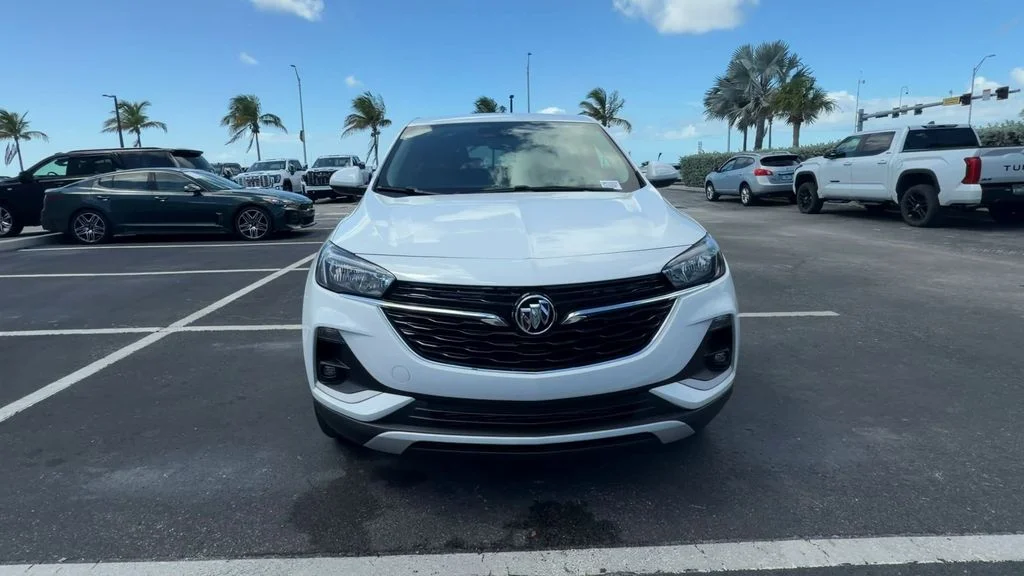 Used 2023 White Buick Preferred image 3