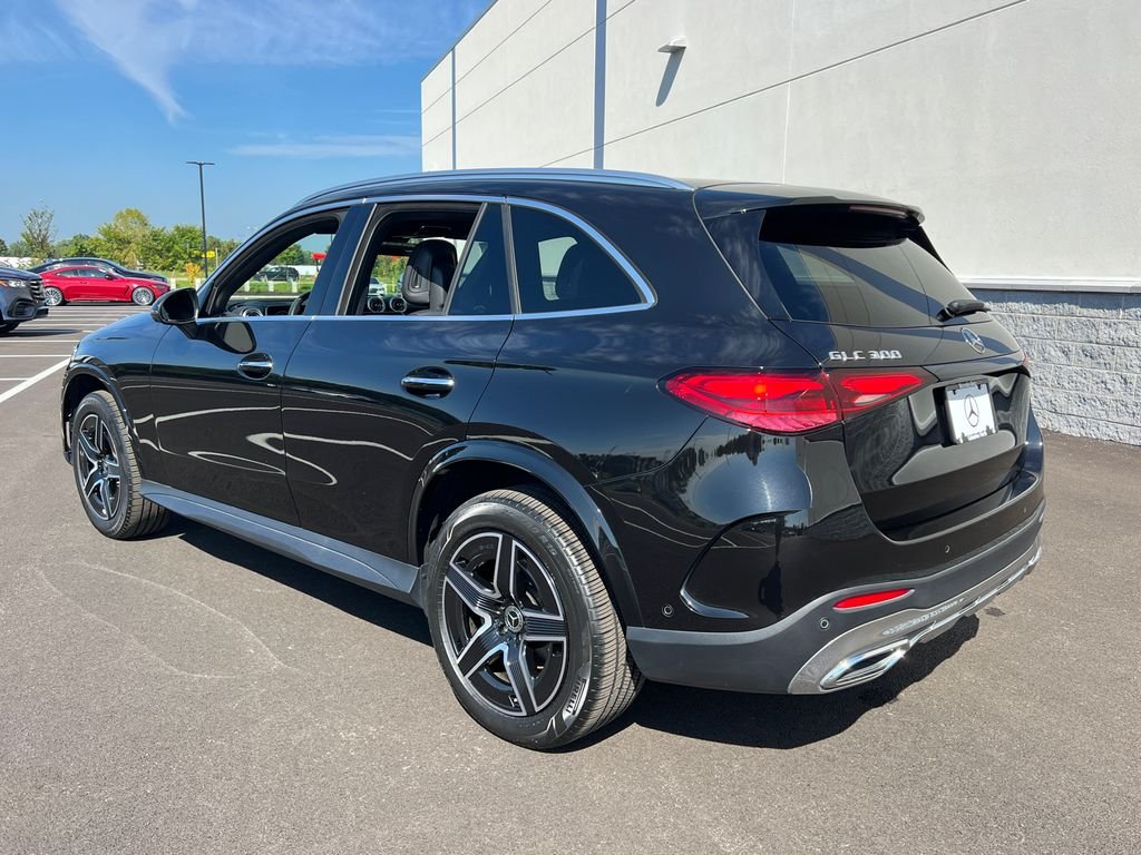 Used 2023 Black Mercedes-Benz GLC 300 image 5
